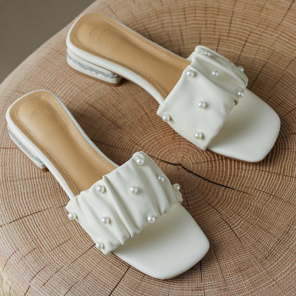 PERLE Leather Pearl-Embellished Low-Block Heel Mule / US 3 / Dane Fashion - Picture 1 of 7
